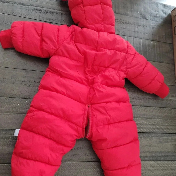 Red bear infant Snowsuit 6-9 months - Picture 13 of 13